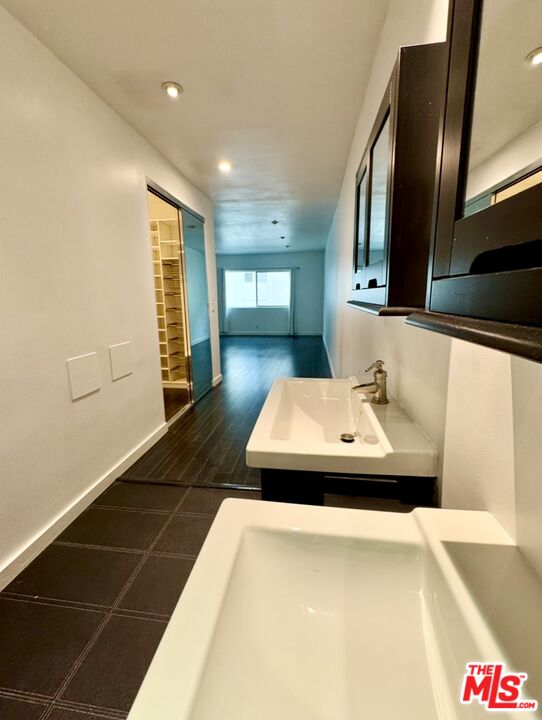 825 S Le Doux Rd Unit: 303