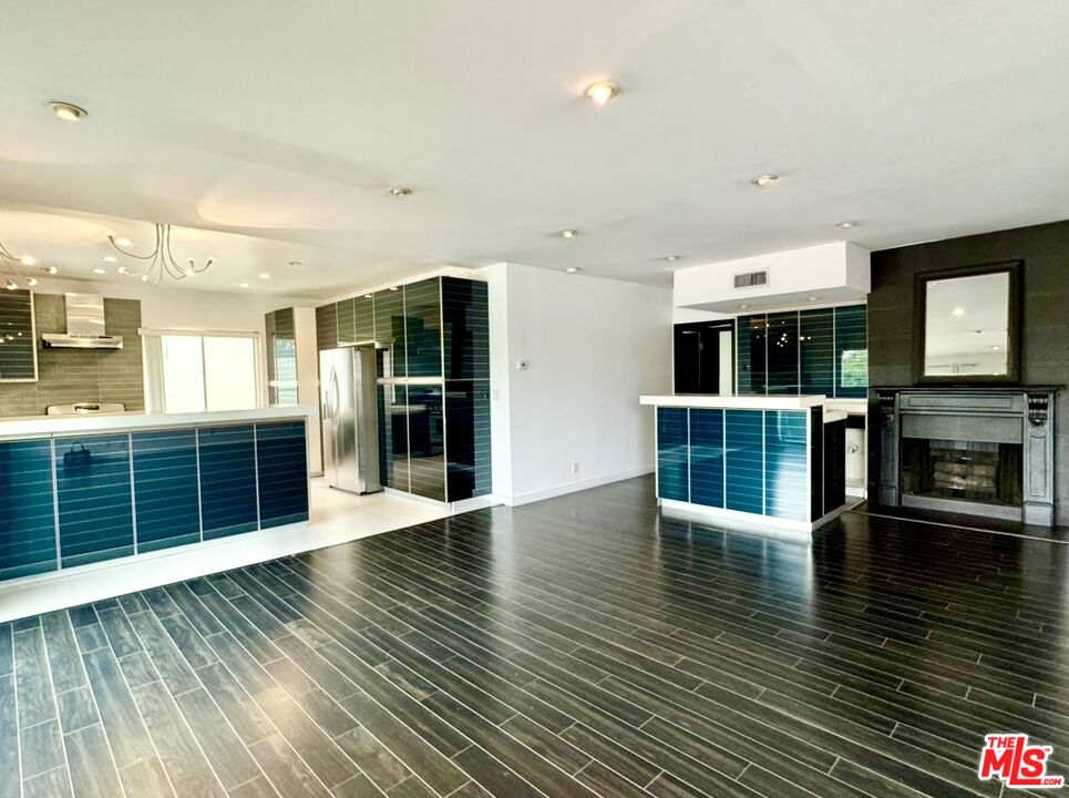 825 S Le Doux Rd Unit: 303