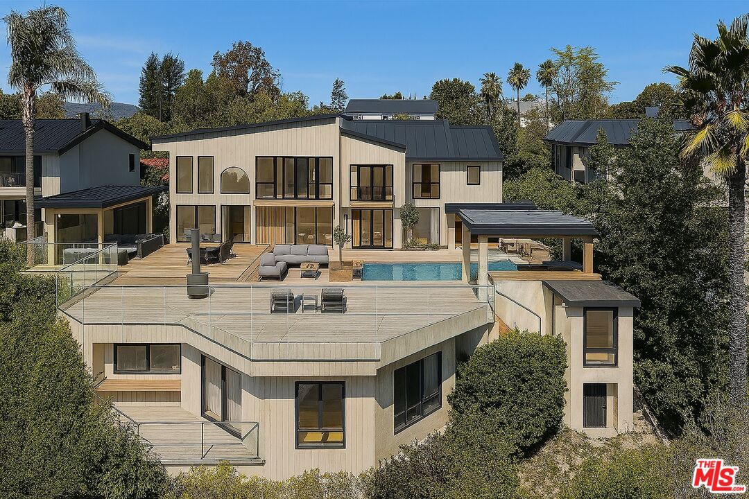 2716 Casiano Rd