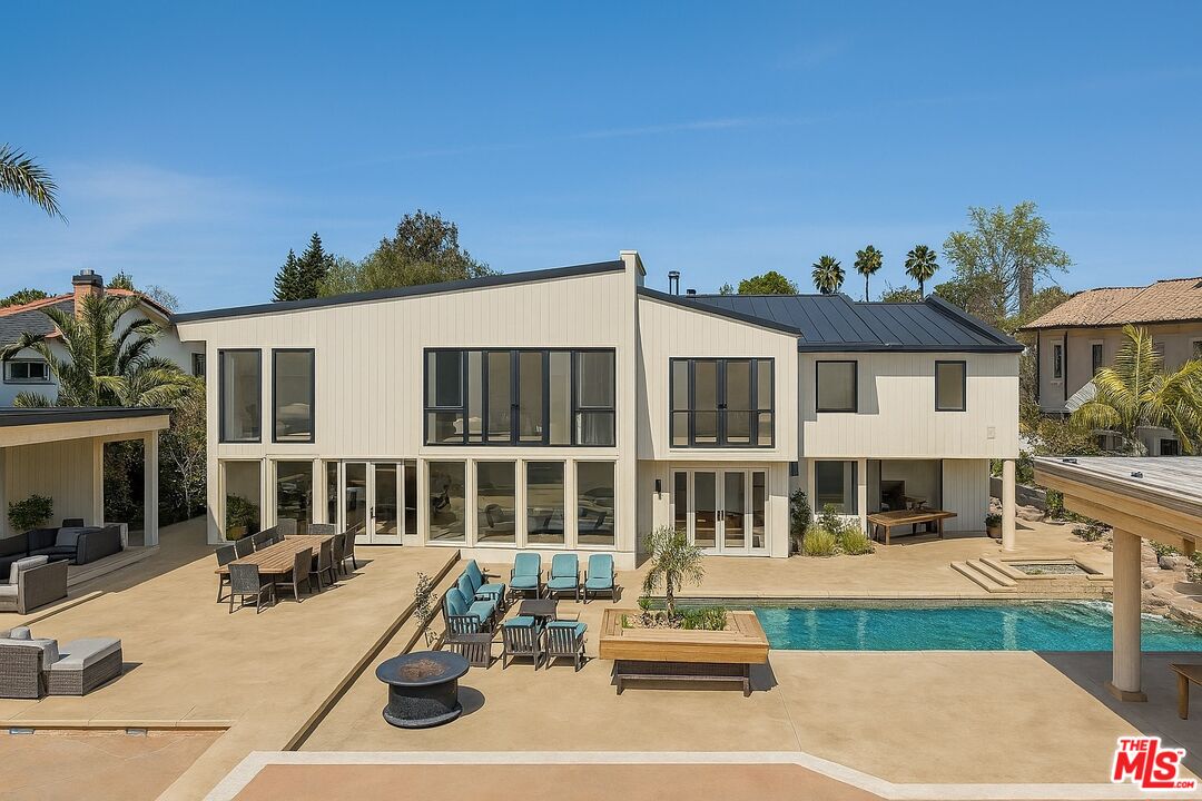 2716 Casiano Rd