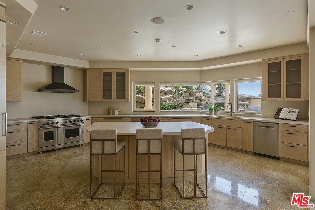 2716 Casiano Rd
