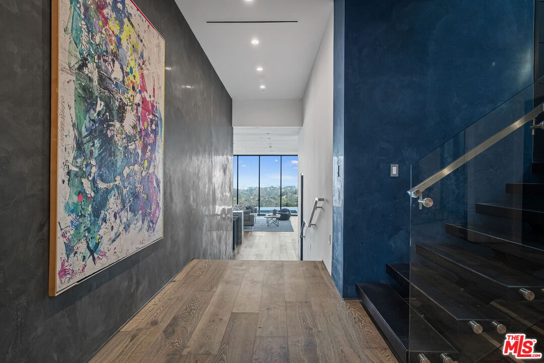 2304 Donella Cir