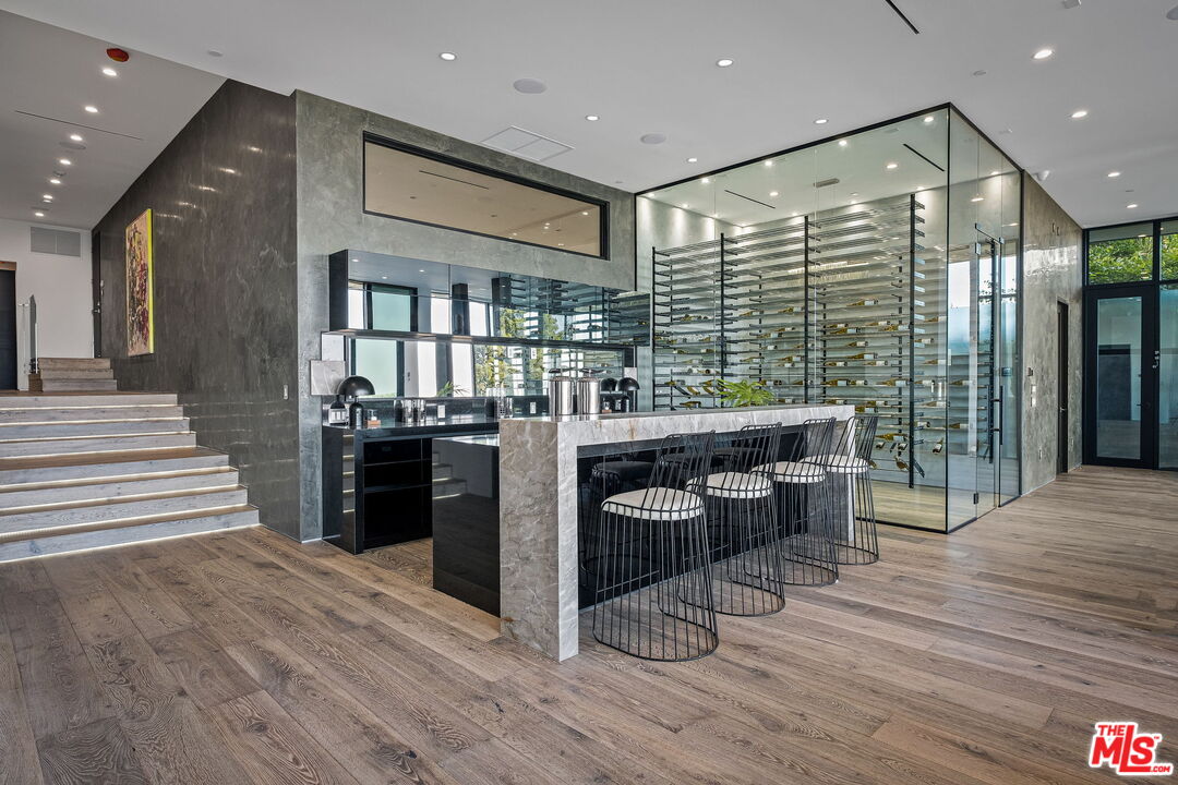 2304 Donella Cir