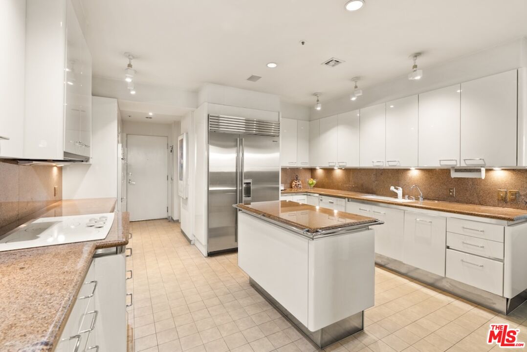 10375 Wilshire Blvd Unit: 11G & 11J