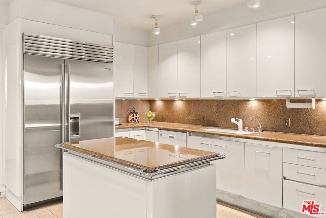 10375 Wilshire Blvd Unit: 11G & 11J