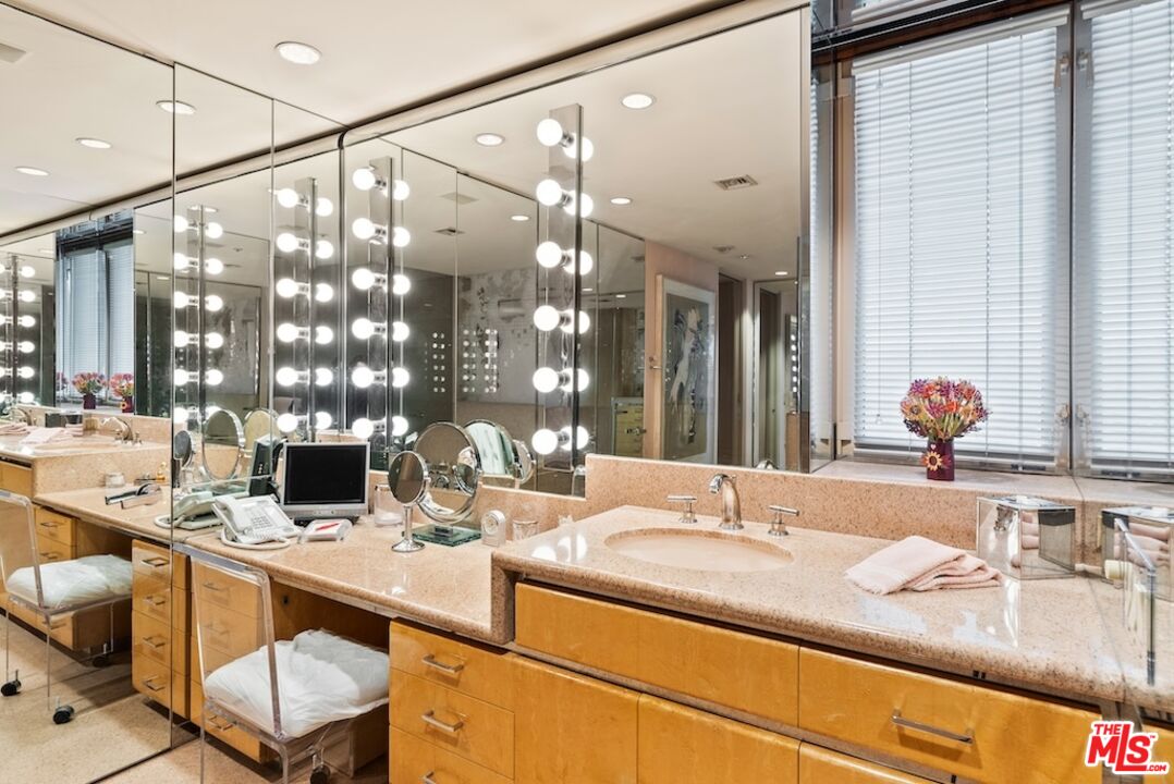 10375 Wilshire Blvd Unit: 11G & 11J