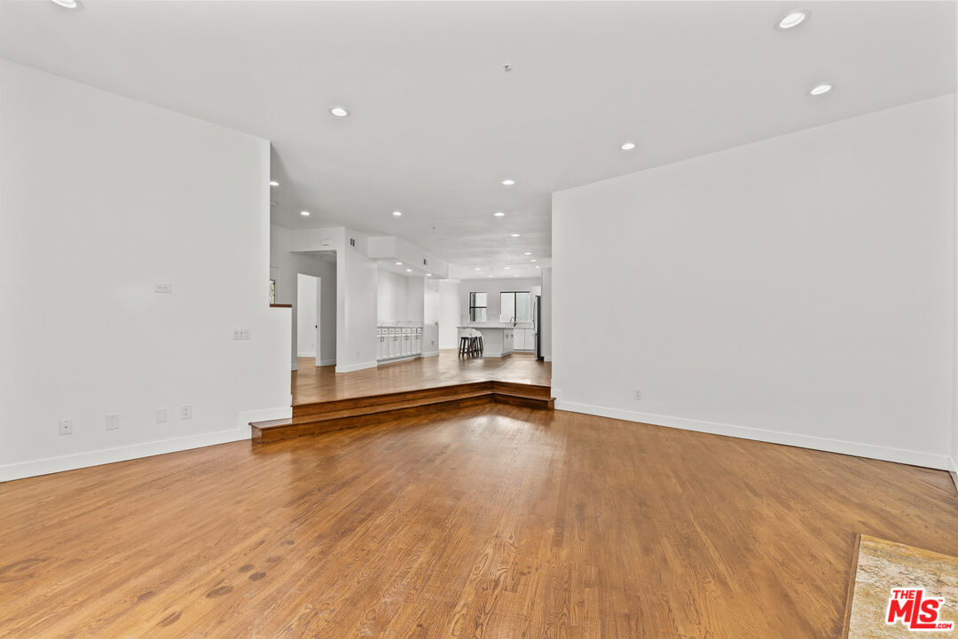 2646 Rinconia Dr