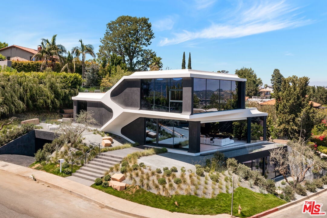 1254 Roberto Ln
