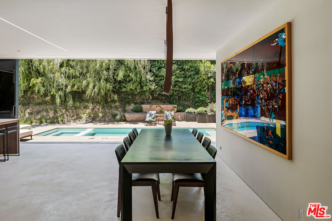 1254 Roberto Ln