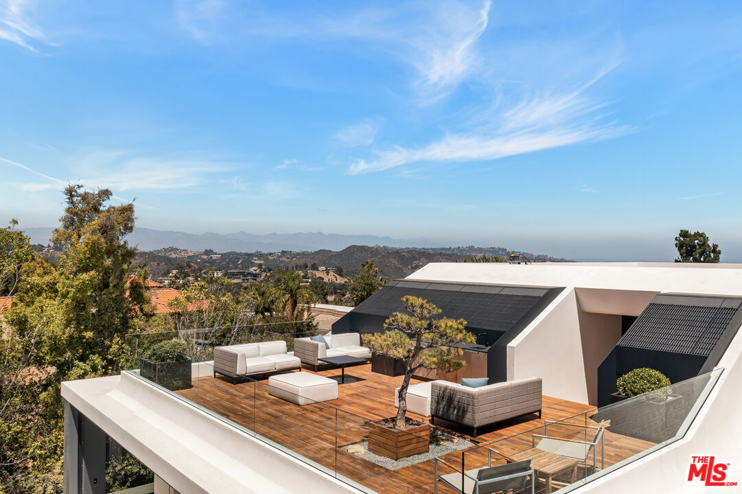 1254 Roberto Ln