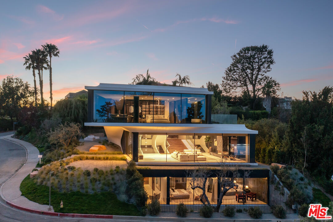 1254 Roberto Ln