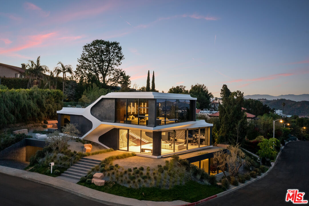 1254 Roberto Ln
