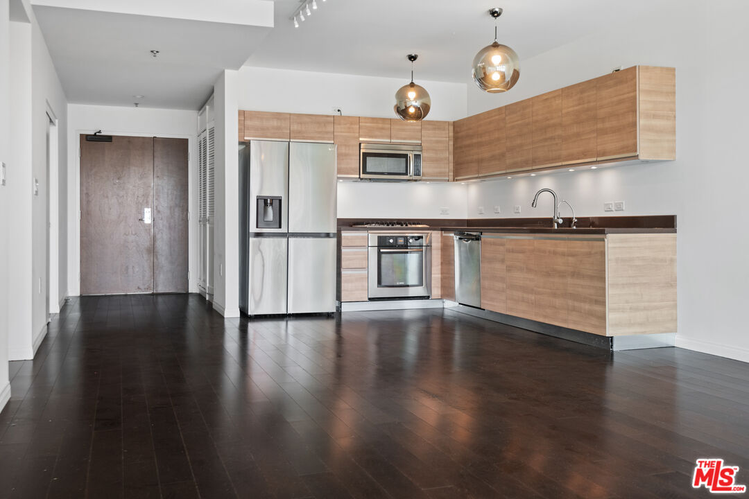 3785 Wilshire Blvd Unit: 803
