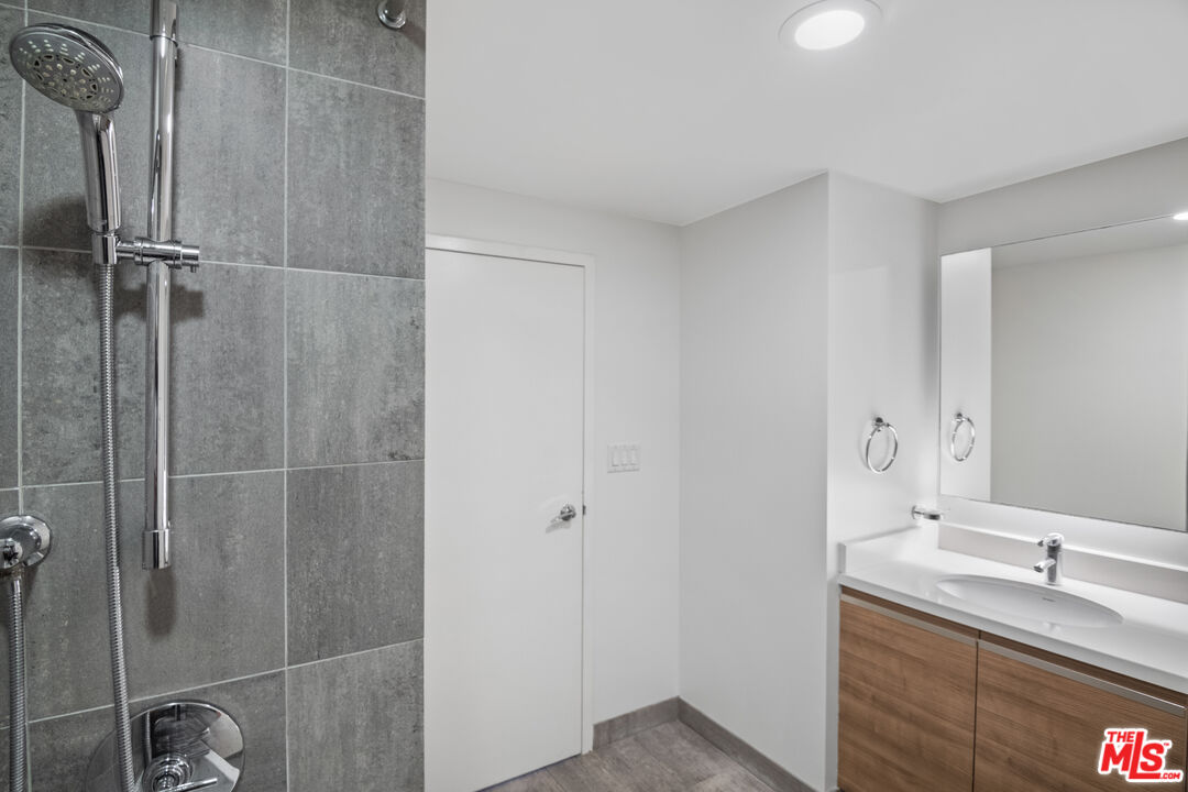 3785 Wilshire Blvd Unit: 803
