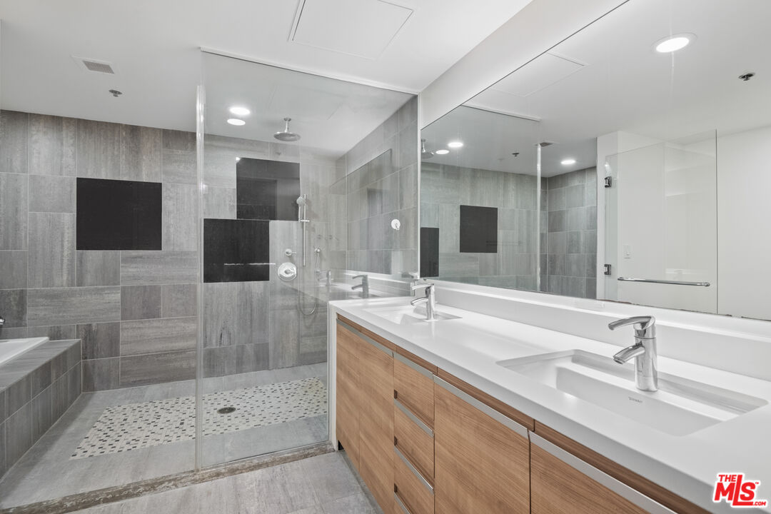 3785 Wilshire Blvd Unit: 803
