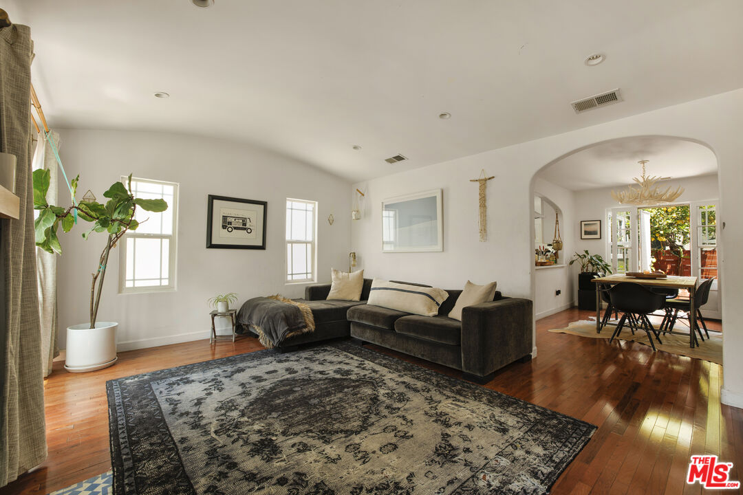 3911 Exposition Blvd