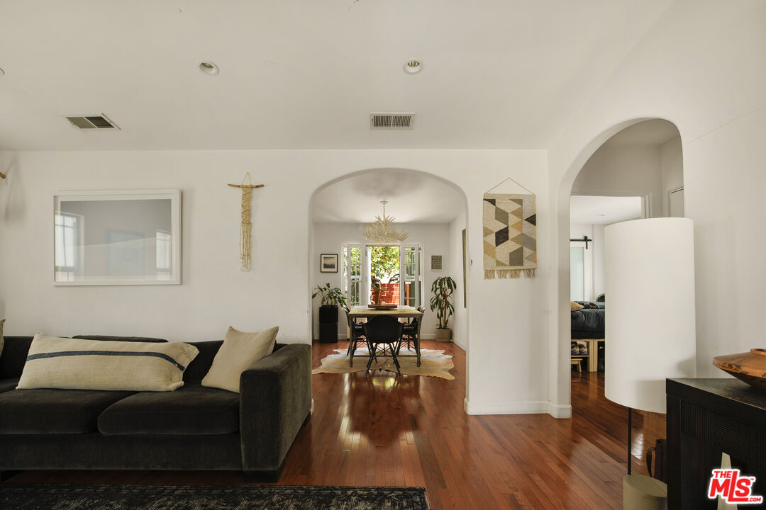 3911 Exposition Blvd