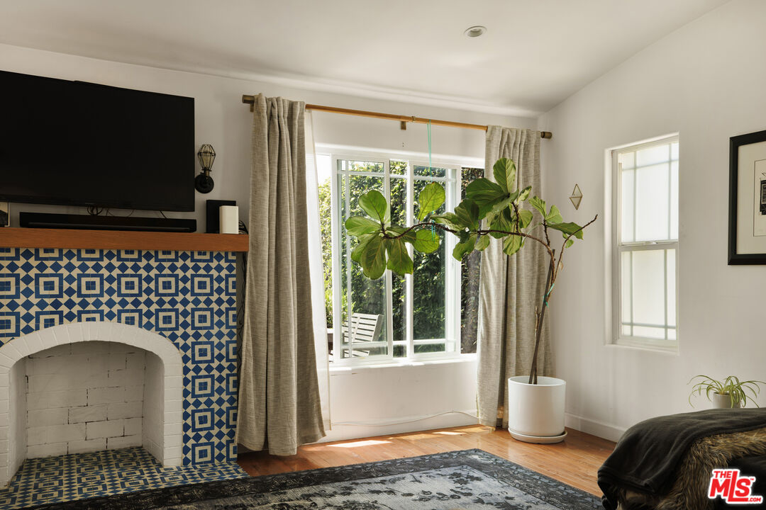 3911 Exposition Blvd