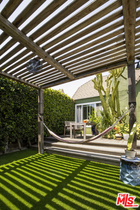 3911 Exposition Blvd