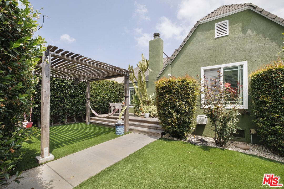 3911 Exposition Blvd