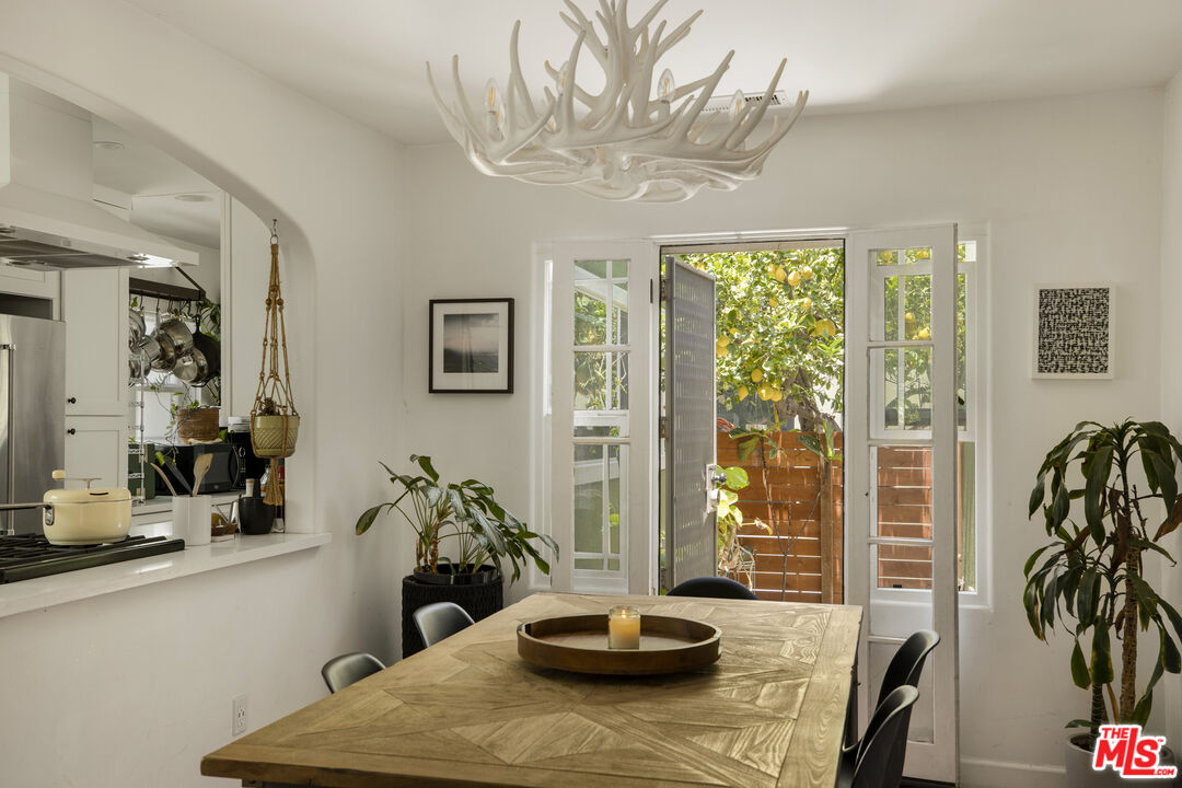 3911 Exposition Blvd