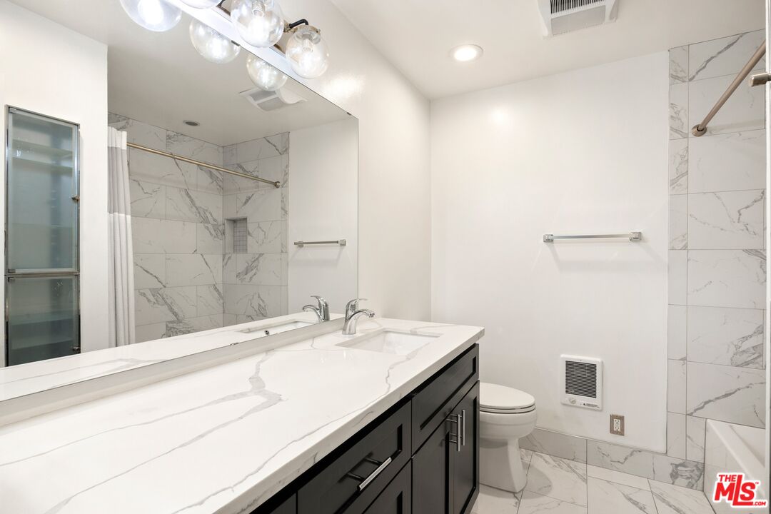 8535 W West Knoll Dr Unit: 208