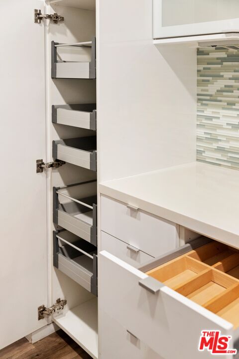 8535 W West Knoll Dr Unit: 208