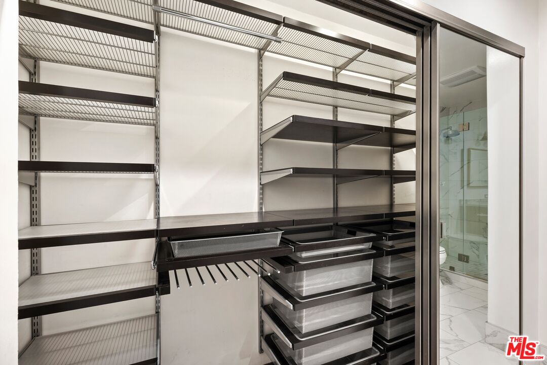 8535 W West Knoll Dr Unit: 208