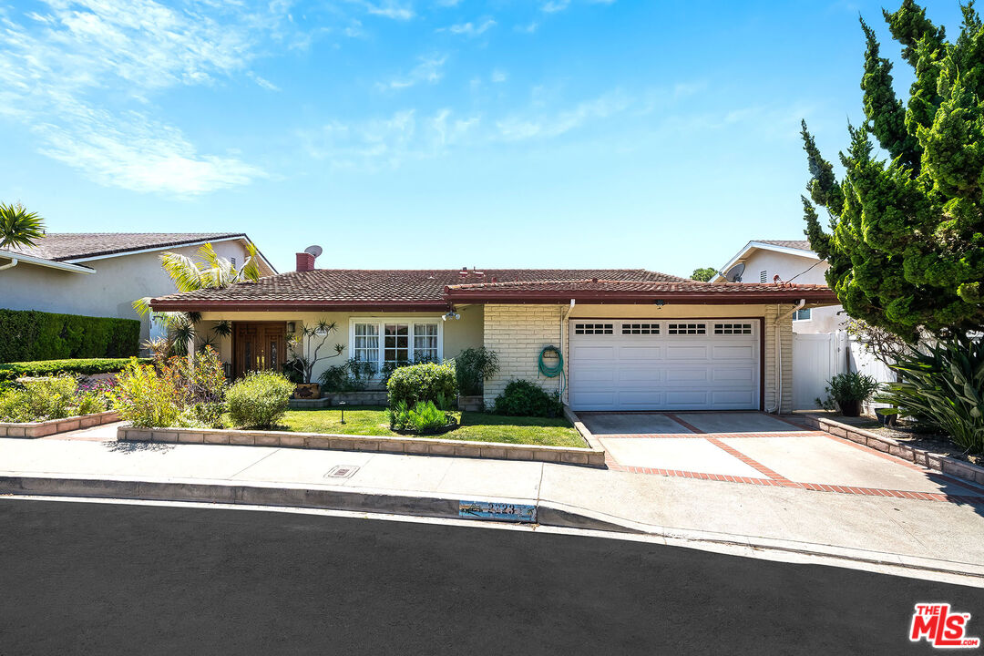 2223 Mcrae Dr