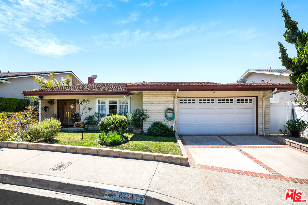 2223 Mcrae Dr