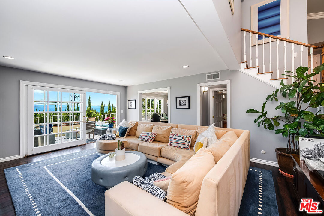 2223 Mcrae Dr