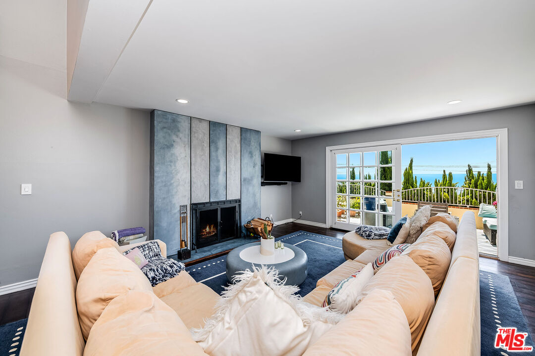 2223 Mcrae Dr