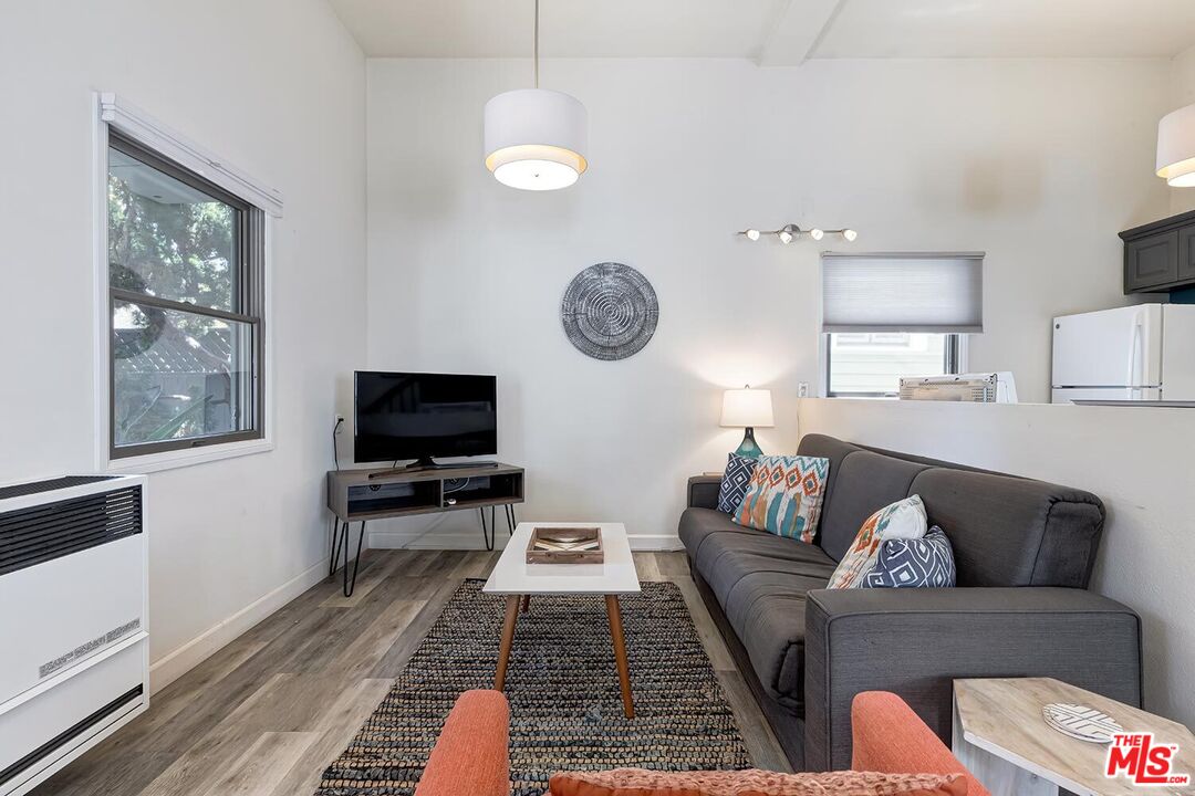 25 20th Ave