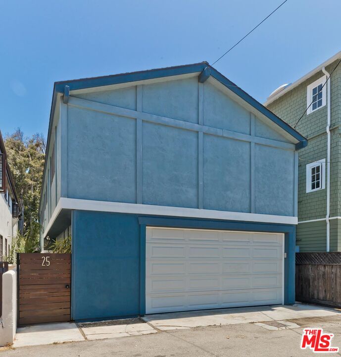 25 20th Ave