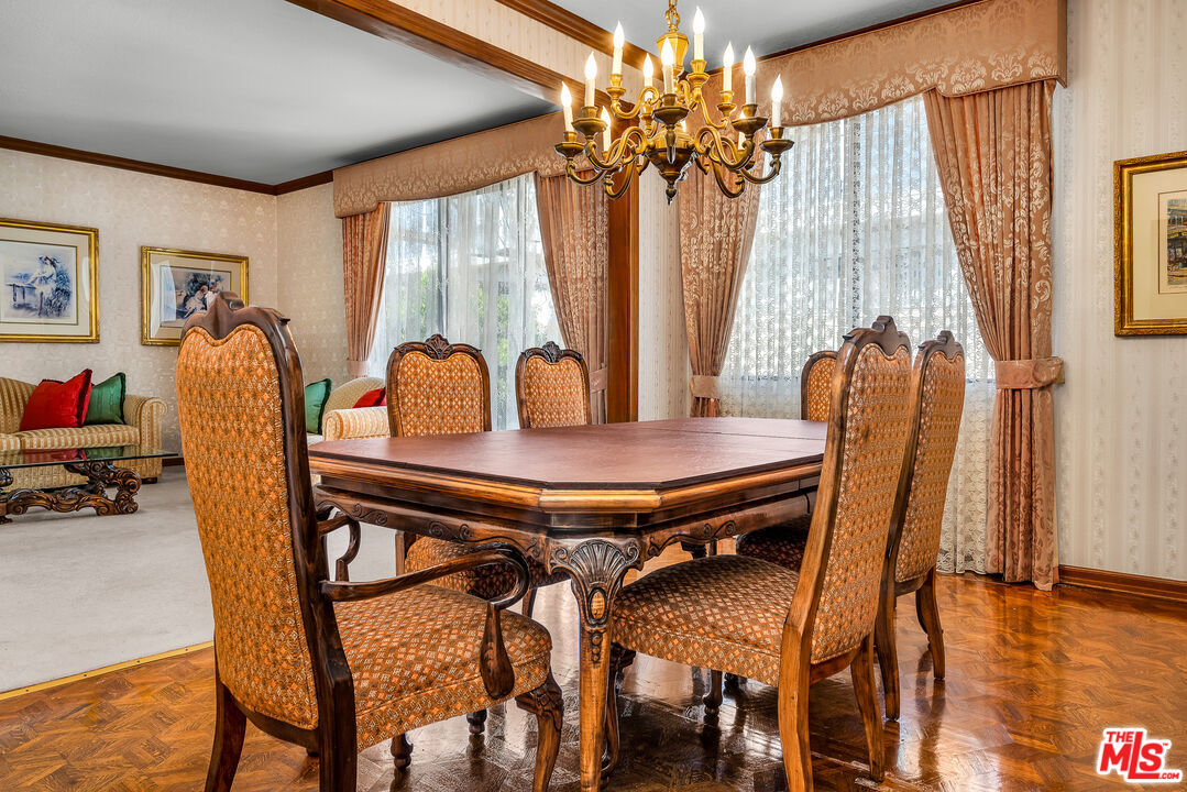 126 N Croft Ave Unit: 302