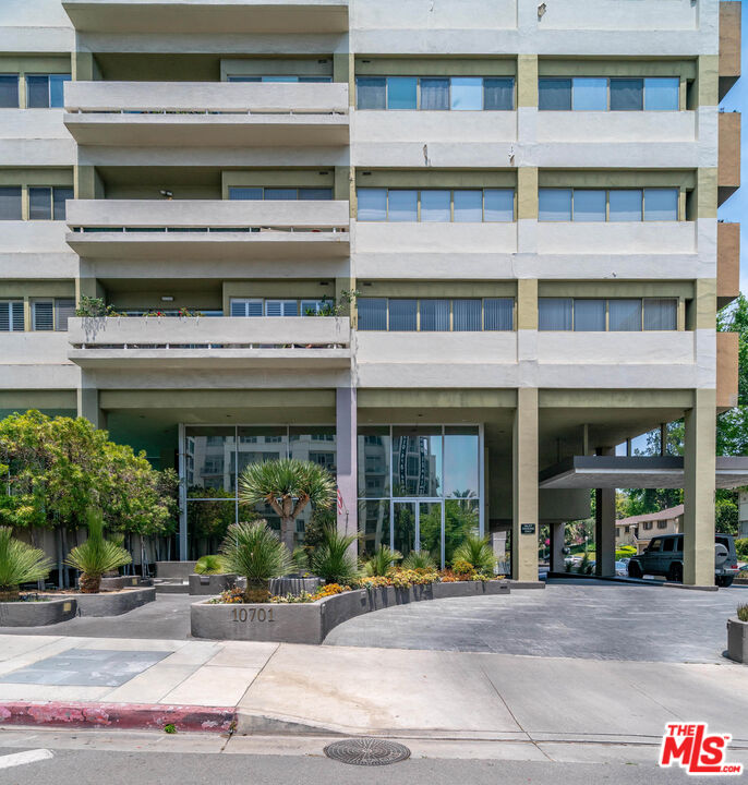 10701 Wilshire Blvd Unit: 1601
