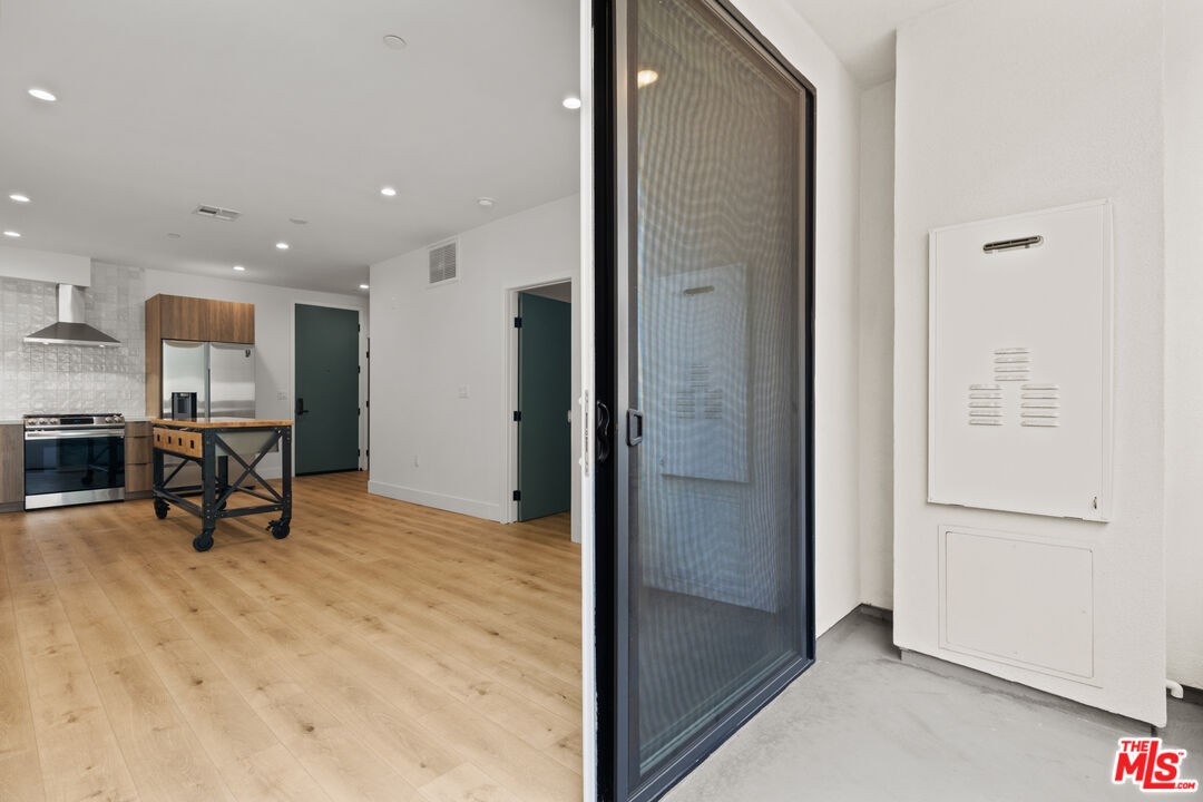 5832 Virginia Ave Unit: 402