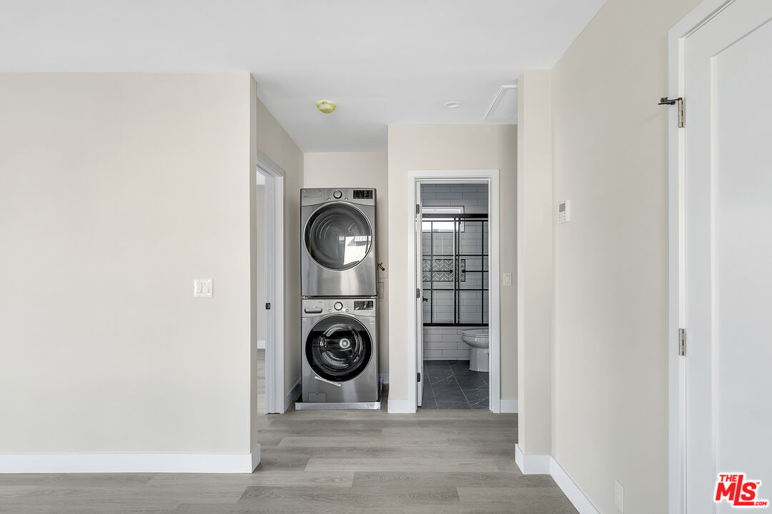 1307 Tamarind Ave Unit: 2