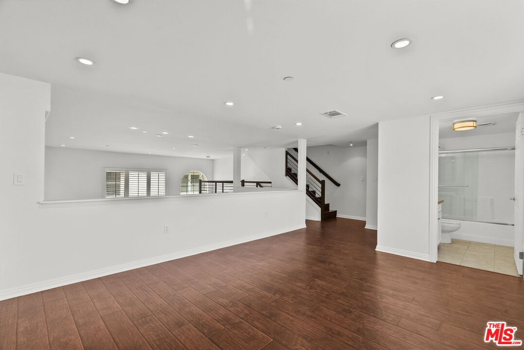 7403 S Sepulveda Blvd Unit: 108