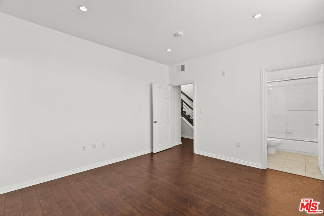 7403 S Sepulveda Blvd Unit: 108