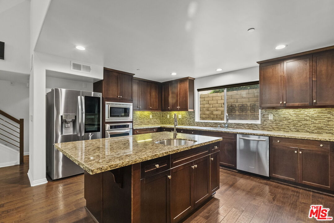 7403 S Sepulveda Blvd Unit: 108