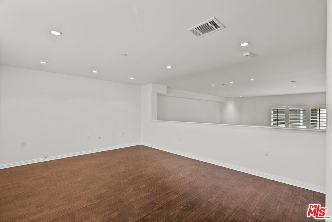 7403 S Sepulveda Blvd Unit: 108