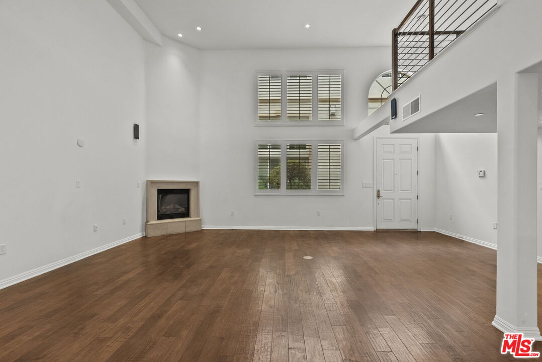7403 S Sepulveda Blvd Unit: 108