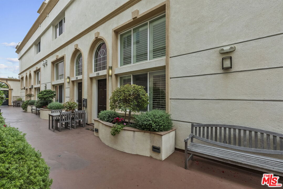 7403 S Sepulveda Blvd Unit: 108