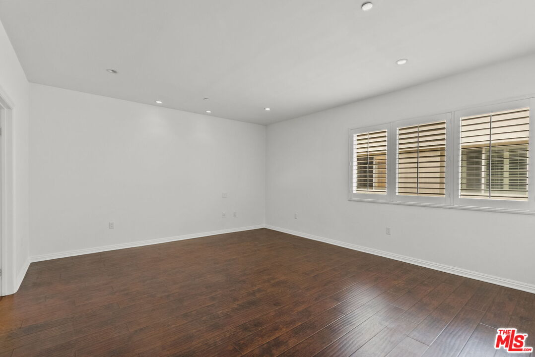 7403 S Sepulveda Blvd Unit: 108