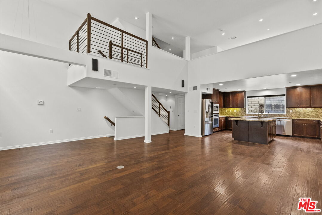 7403 S Sepulveda Blvd Unit: 108
