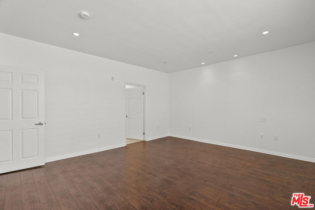 7403 S Sepulveda Blvd Unit: 108