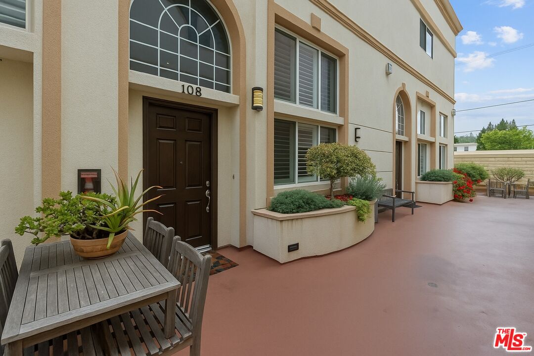 7403 S Sepulveda Blvd Unit: 108