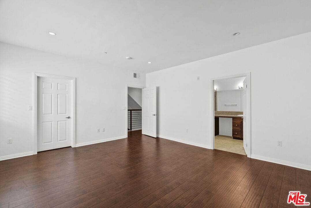 7403 S Sepulveda Blvd Unit: 108