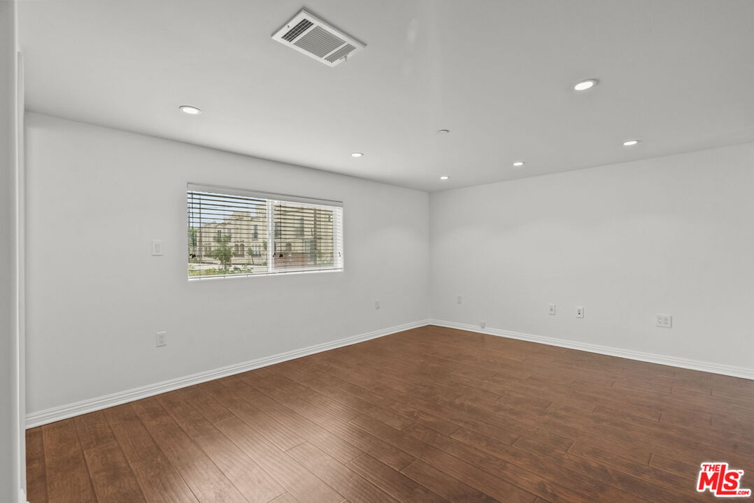 7403 S Sepulveda Blvd Unit: 108